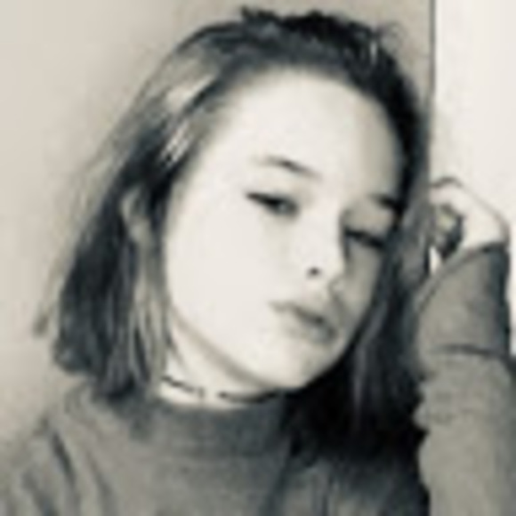 Meet your Posher, Gillian - Picture 1 of 1